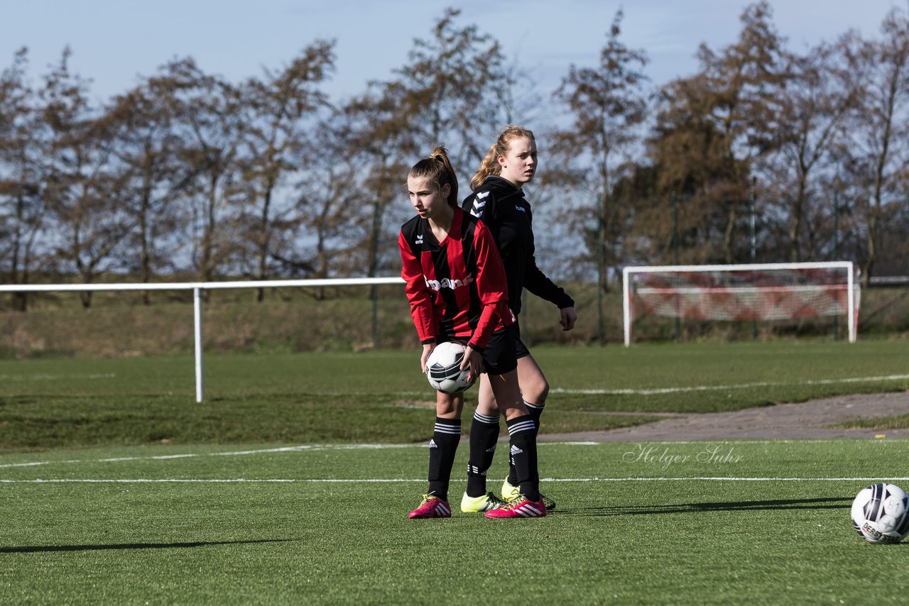 Bild 56 - B-Juniorinnen SG Weststeinburg/Bei - SV Fisia 03 : Ergebnis: 1:2